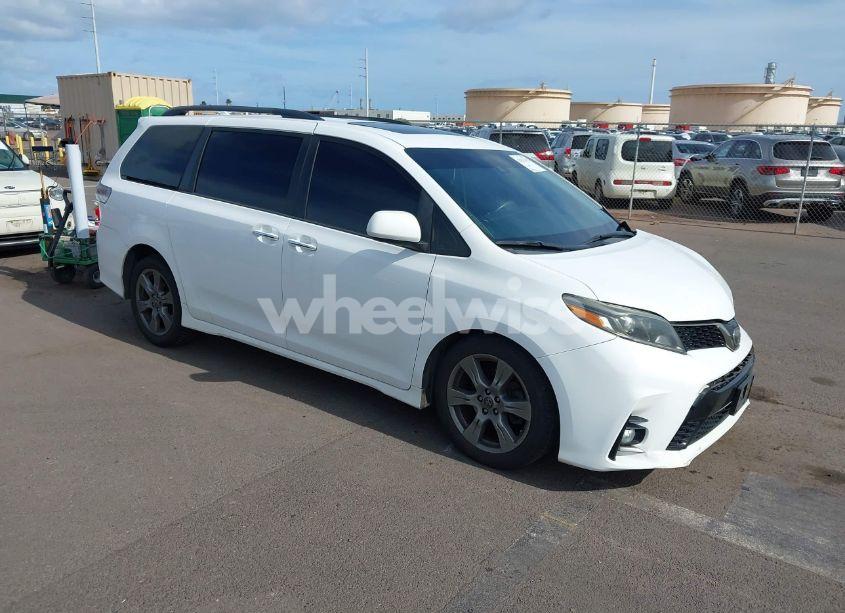 2019 Toyota Sienna SE PREMIUM 8 PASSENGER (VIN 5TDXZ3DCXKS993095) main photo