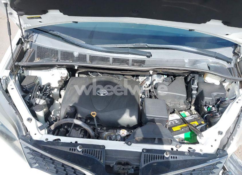 Photo 10 of 2019 Toyota Sienna SE PREMIUM 8 PASSENGER (VIN 5TDXZ3DCXKS993095)