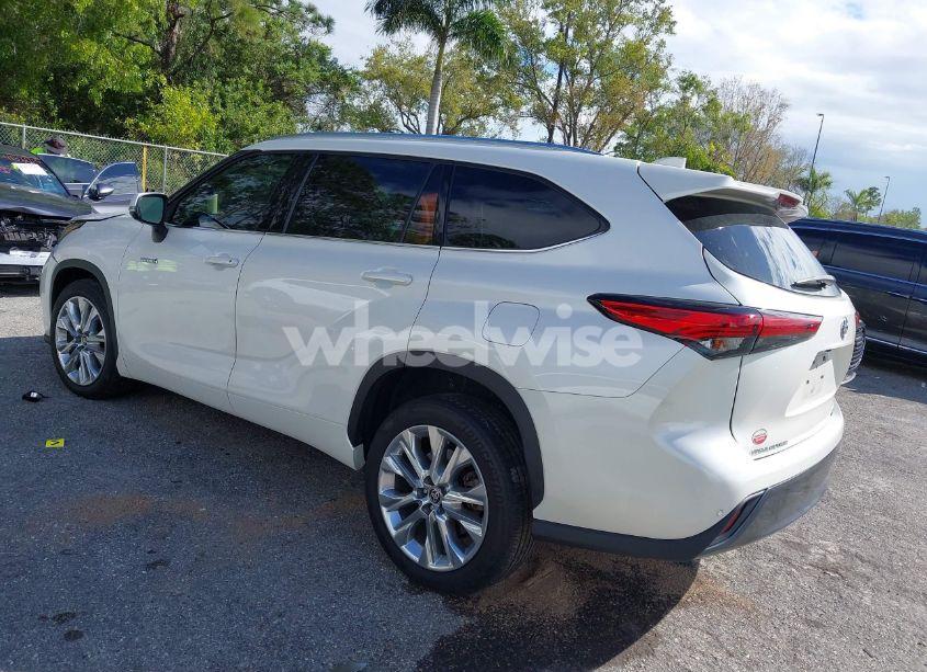 Photo 3 of 2021 Toyota Highlander HYBRID LIMITED (VIN 5TDYARAH2MS009326)
