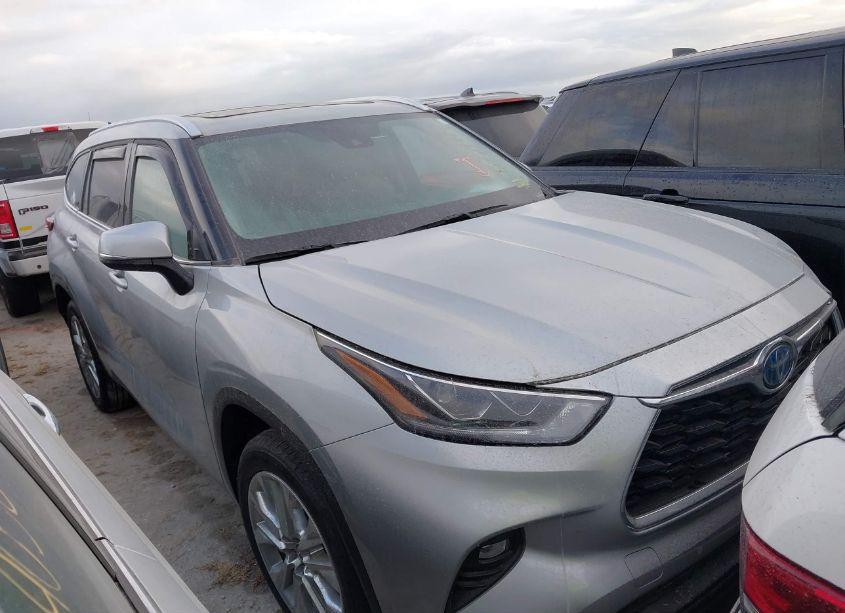 Photo 13 of 2023 Toyota Highlander HYBRID LIMITED (VIN 5TDYARAH4PS019375)
