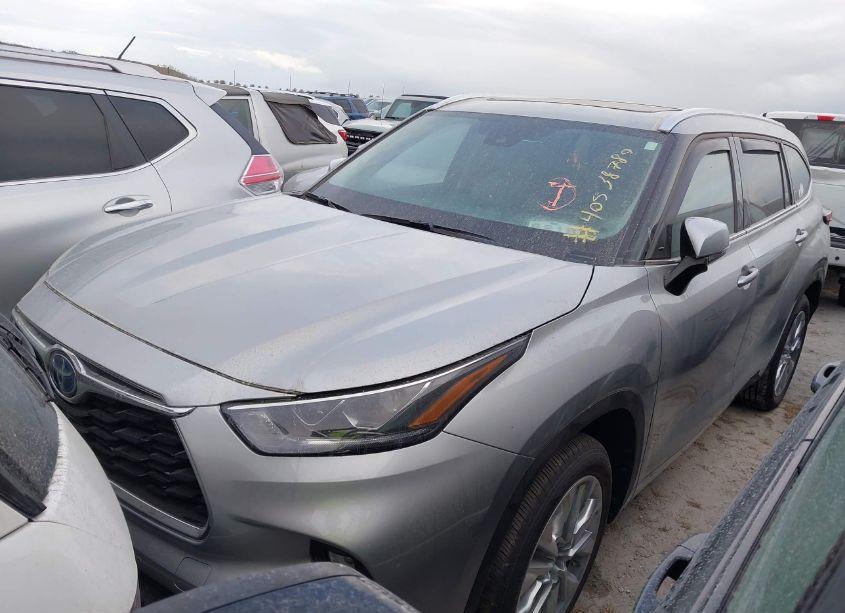 Photo 2 of 2023 Toyota Highlander HYBRID LIMITED (VIN 5TDYARAH4PS019375)