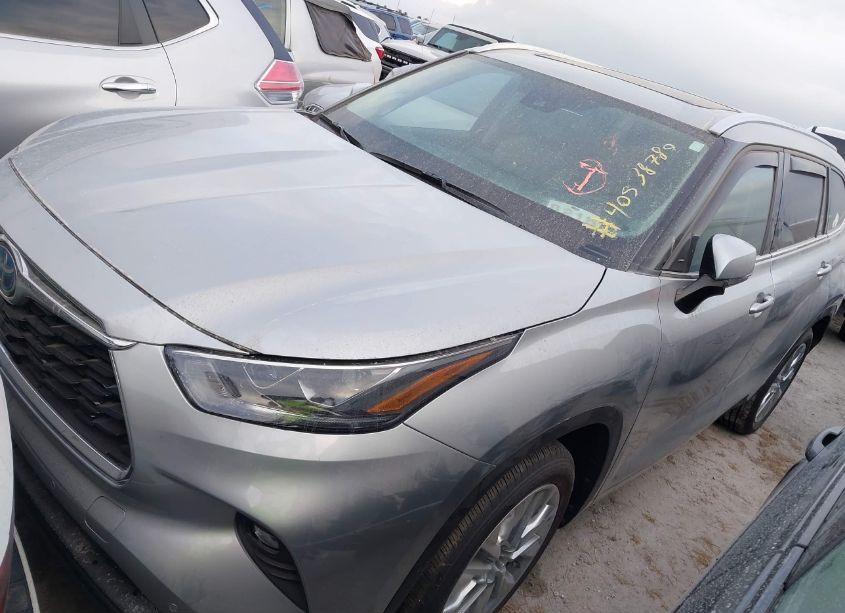 Photo 6 of 2023 Toyota Highlander HYBRID LIMITED (VIN 5TDYARAH4PS019375)