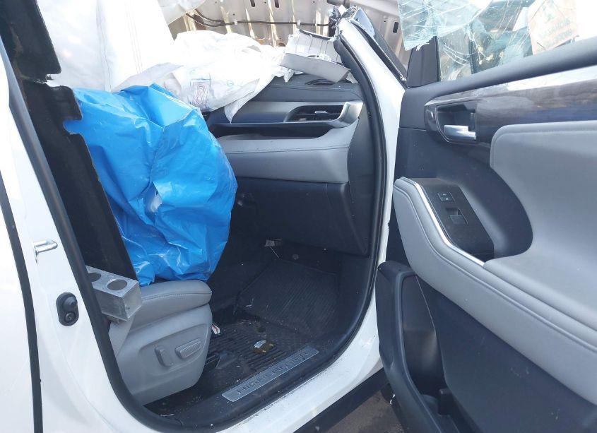 Photo 5 of 2023 Toyota Highlander HYBRID LIMITED (VIN 5TDYARAH7PS018401)