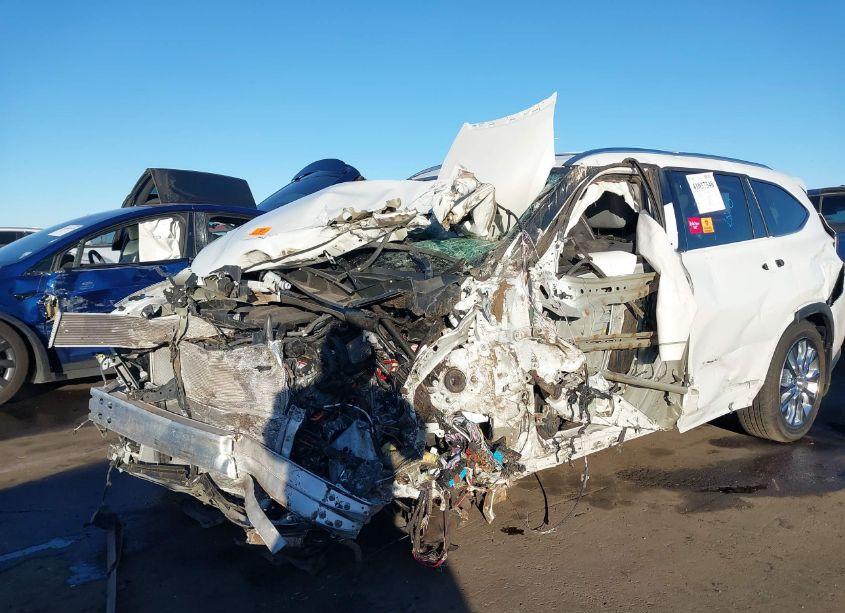 Photo 6 of 2023 Toyota Highlander HYBRID LIMITED (VIN 5TDYARAH7PS018401)