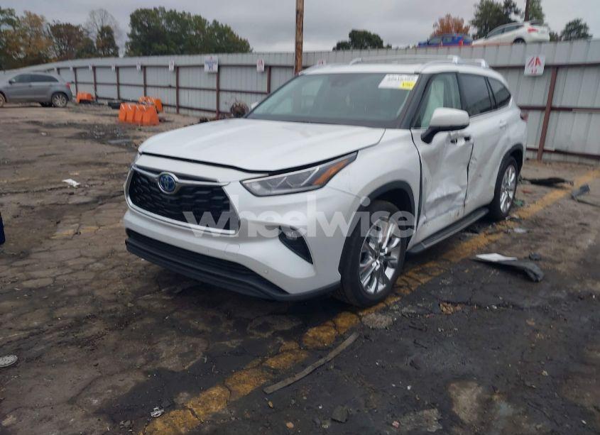 Photo 2 of 2022 Toyota Highlander HYBRID LIMITED (VIN 5TDYARAH9NS515074)
