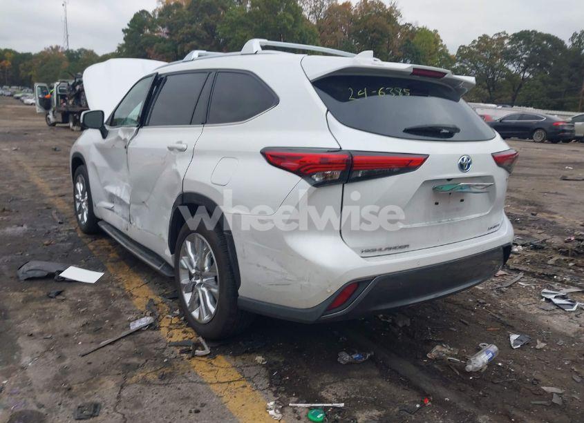 Photo 3 of 2022 Toyota Highlander HYBRID LIMITED (VIN 5TDYARAH9NS515074)