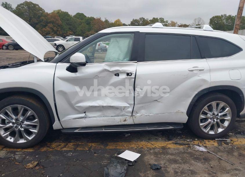 Photo 6 of 2022 Toyota Highlander HYBRID LIMITED (VIN 5TDYARAH9NS515074)