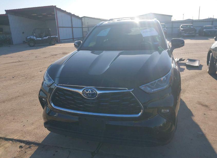 Photo 13 of 2022 Toyota Highlander HYBRID LIMITED (VIN 5TDYARAHXNS014534)