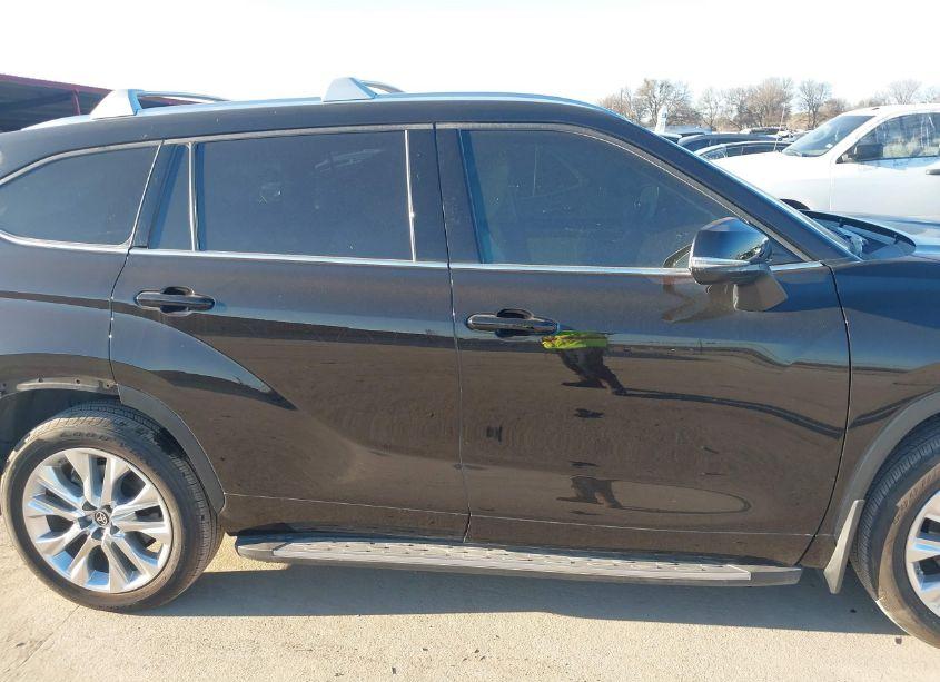 Photo 14 of 2022 Toyota Highlander HYBRID LIMITED (VIN 5TDYARAHXNS014534)