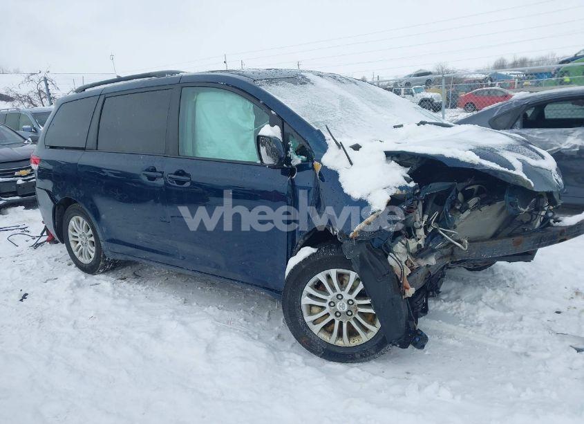 Photo 13 of 2011 Toyota Sienna XLE V6 (VIN 5TDYK3DC0BS038184)