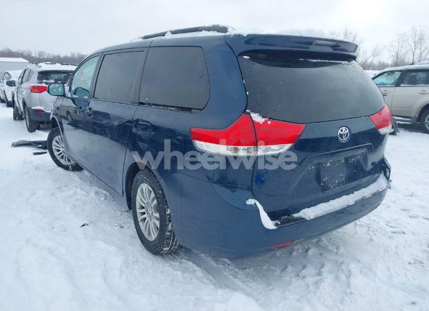 Photo 3 of 2011 Toyota Sienna XLE V6 (VIN 5TDYK3DC0BS038184)
