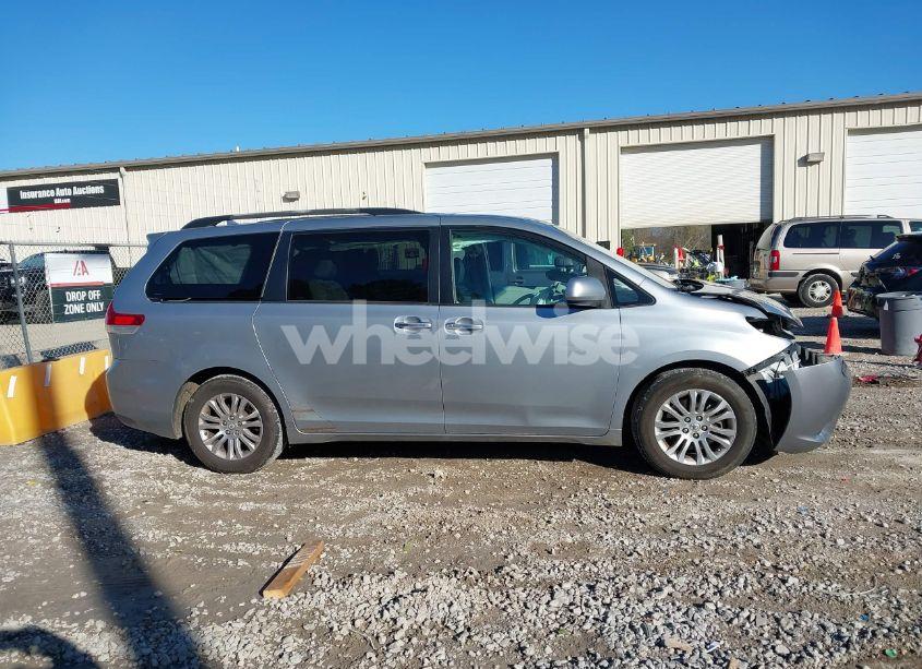 Photo 13 of 2011 Toyota Sienna XLE/LIMITED (VIN 5TDYK3DC0BS053221)