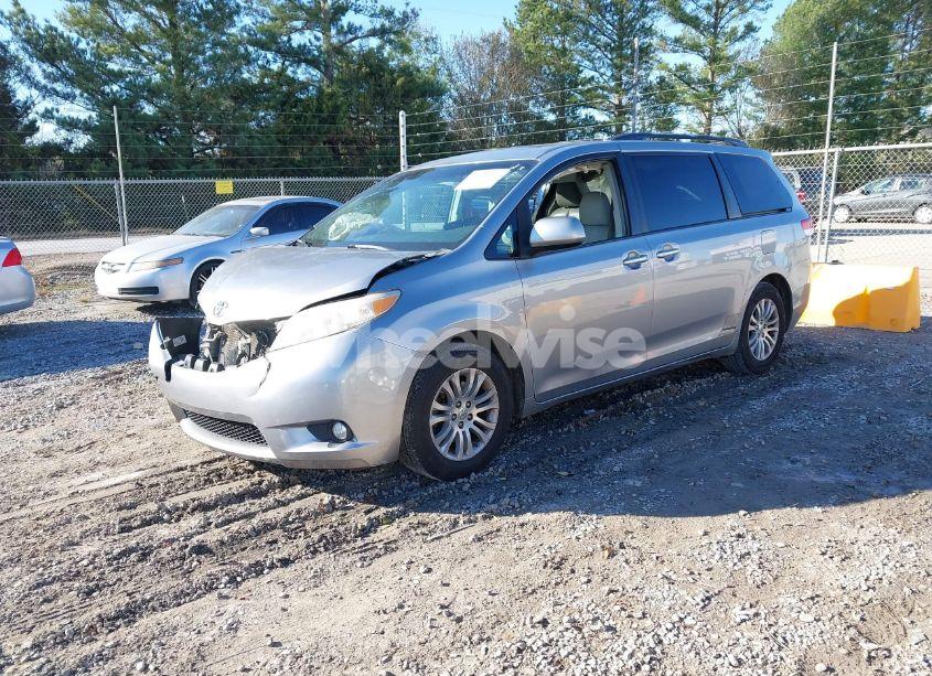 Photo 2 of 2011 Toyota Sienna XLE/LIMITED (VIN 5TDYK3DC0BS053221)