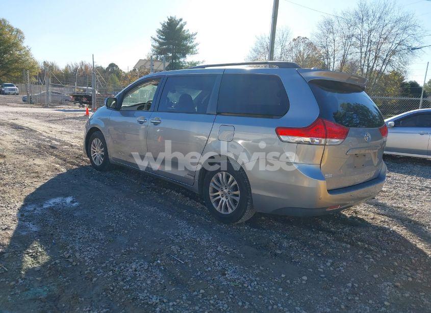 Photo 3 of 2011 Toyota Sienna XLE/LIMITED (VIN 5TDYK3DC0BS053221)
