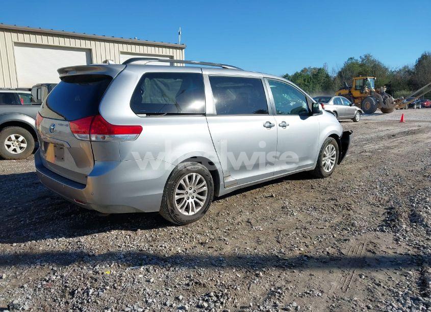 Photo 4 of 2011 Toyota Sienna XLE/LIMITED (VIN 5TDYK3DC0BS053221)