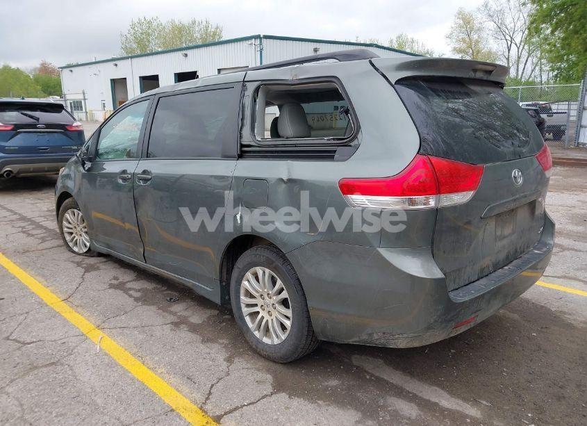 Photo 3 of 2011 Toyota Sienna XLE V6 (VIN 5TDYK3DC0BS062372)