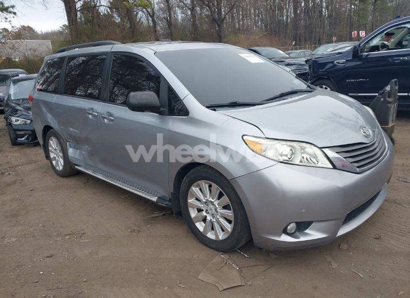 2011 Toyota Sienna LIMITED V6 (VIN 5TDYK3DC0BS070469) main photo