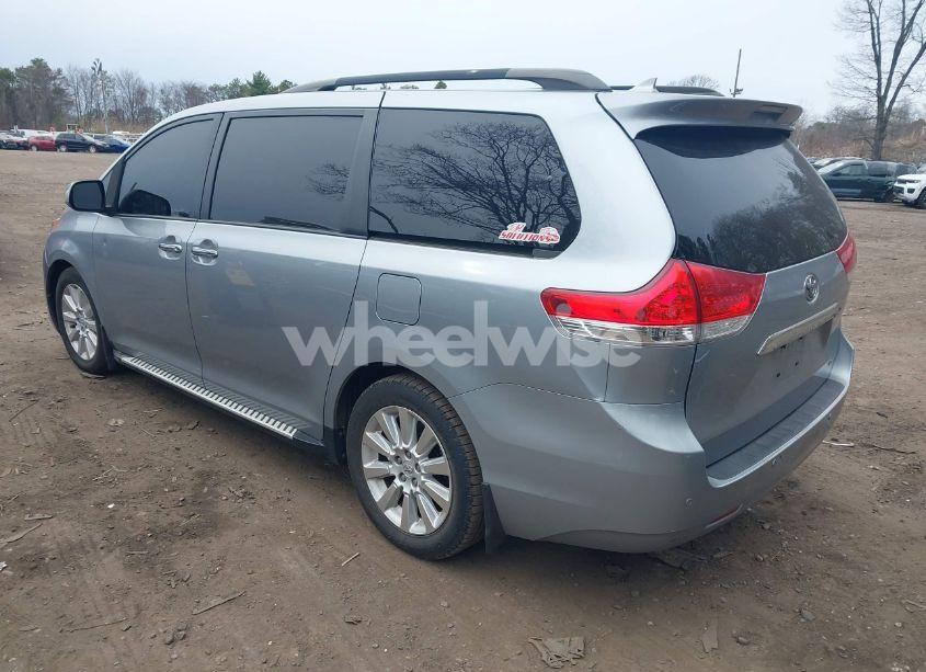 Photo 3 of 2011 Toyota Sienna LIMITED V6 (VIN 5TDYK3DC0BS070469)