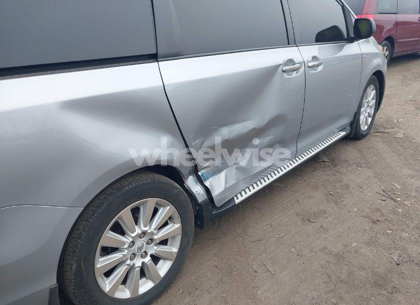 Photo 6 of 2011 Toyota Sienna LIMITED V6 (VIN 5TDYK3DC0BS070469)