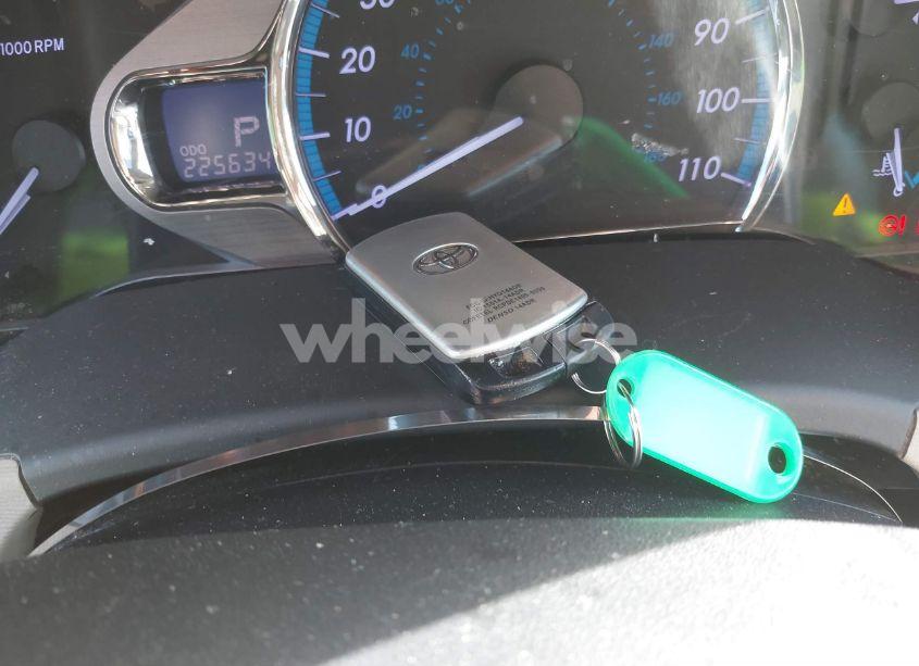 Photo 11 of 2012 Toyota Sienna XLE/LIMITED (VIN 5TDYK3DC0CS176597)