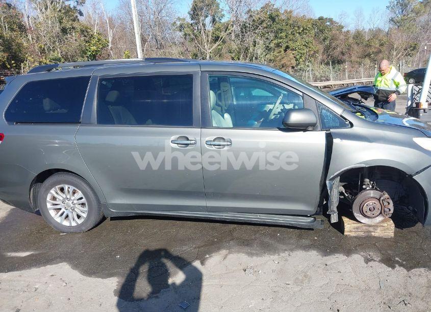 Photo 14 of 2012 Toyota Sienna XLE/LIMITED (VIN 5TDYK3DC0CS176597)