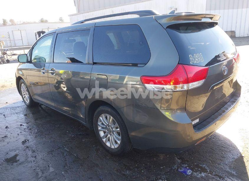Photo 3 of 2012 Toyota Sienna XLE/LIMITED (VIN 5TDYK3DC0CS176597)