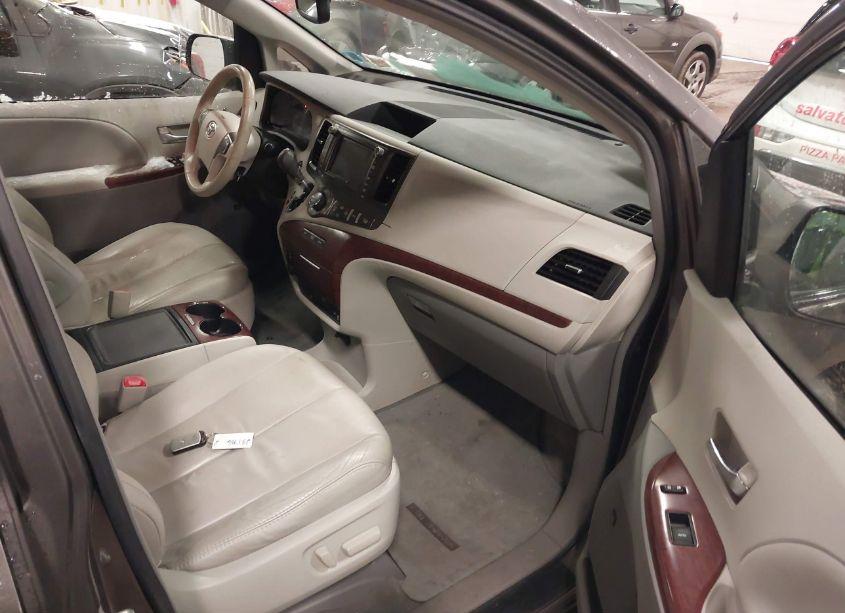 Photo 5 of 2012 Toyota Sienna XLE/LIMITED (VIN 5TDYK3DC0CS190287)