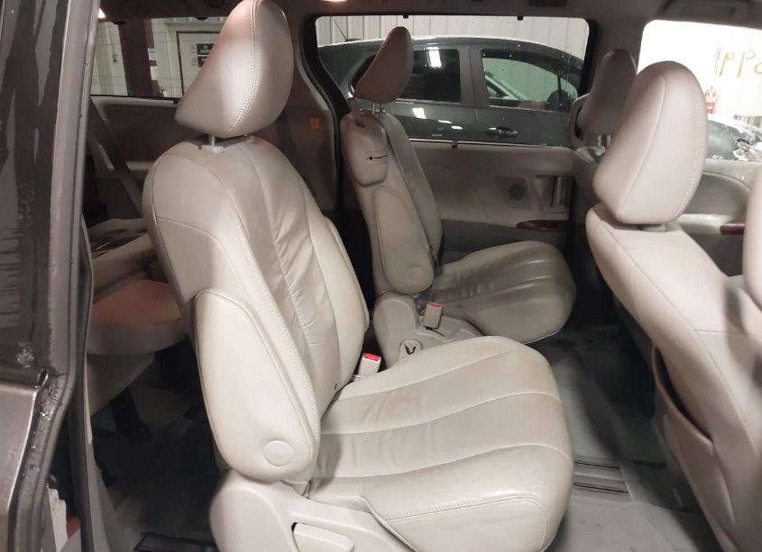 Photo 8 of 2012 Toyota Sienna XLE/LIMITED (VIN 5TDYK3DC0CS190287)