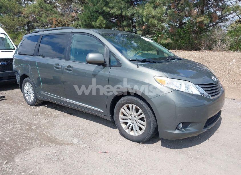 2012 Toyota Sienna XLE V6 8 PASSENGER (VIN 5TDYK3DC0CS221618) main photo