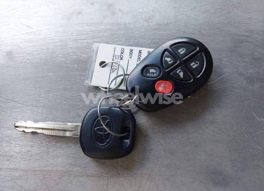 Photo 11 of 2012 Toyota Sienna XLE V6 8 PASSENGER (VIN 5TDYK3DC0CS221618)