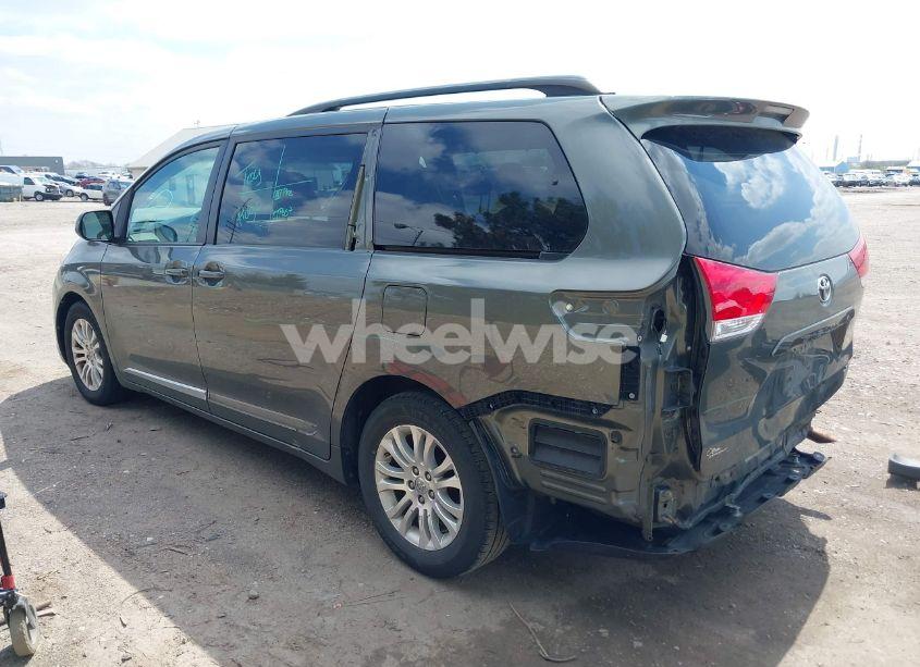 Photo 3 of 2012 Toyota Sienna XLE V6 8 PASSENGER (VIN 5TDYK3DC0CS221618)