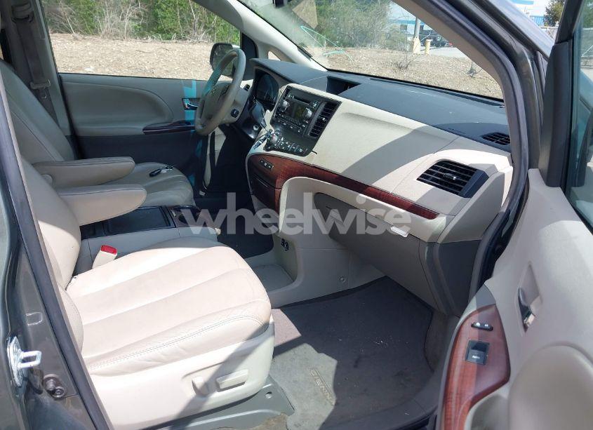 Photo 5 of 2012 Toyota Sienna XLE V6 8 PASSENGER (VIN 5TDYK3DC0CS221618)