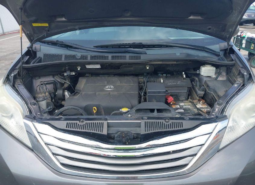 Photo 10 of 2012 Toyota Sienna XLE V6 8 PASSENGER (VIN 5TDYK3DC0CS237222)