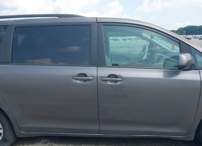 Photo 14 of 2012 Toyota Sienna XLE V6 8 PASSENGER (VIN 5TDYK3DC0CS237222)