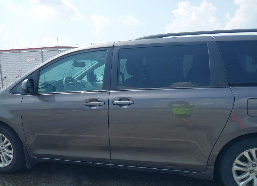 Photo 15 of 2012 Toyota Sienna XLE V6 8 PASSENGER (VIN 5TDYK3DC0CS237222)