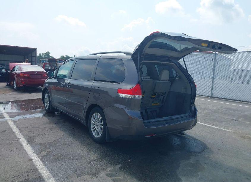 Photo 3 of 2012 Toyota Sienna XLE V6 8 PASSENGER (VIN 5TDYK3DC0CS237222)