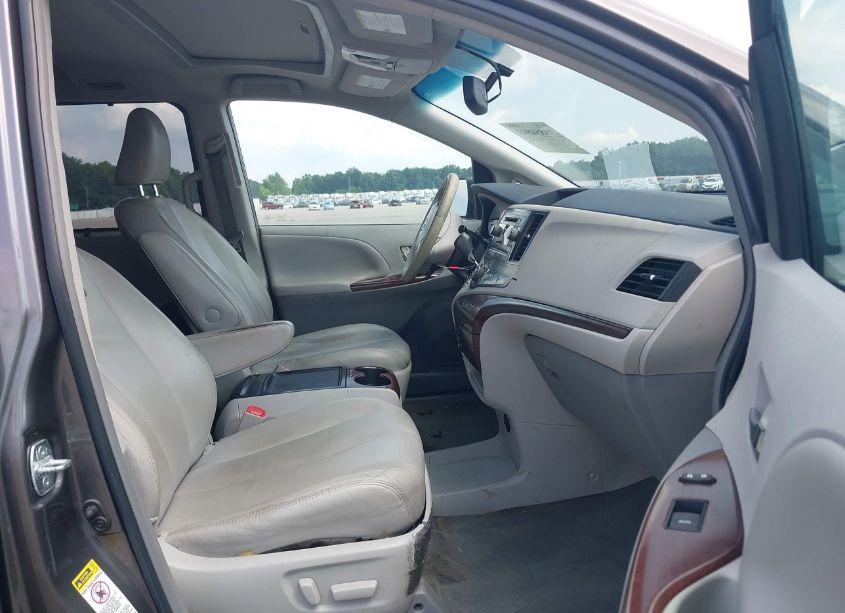 Photo 5 of 2012 Toyota Sienna XLE V6 8 PASSENGER (VIN 5TDYK3DC0CS237222)