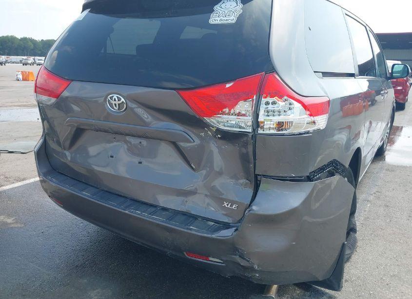 Photo 6 of 2012 Toyota Sienna XLE V6 8 PASSENGER (VIN 5TDYK3DC0CS237222)