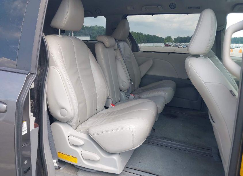 Photo 8 of 2012 Toyota Sienna XLE V6 8 PASSENGER (VIN 5TDYK3DC0CS237222)