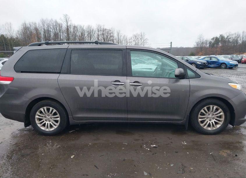 Photo 13 of 2012 Toyota Sienna XLE/LIMITED (VIN 5TDYK3DC0CS244171)