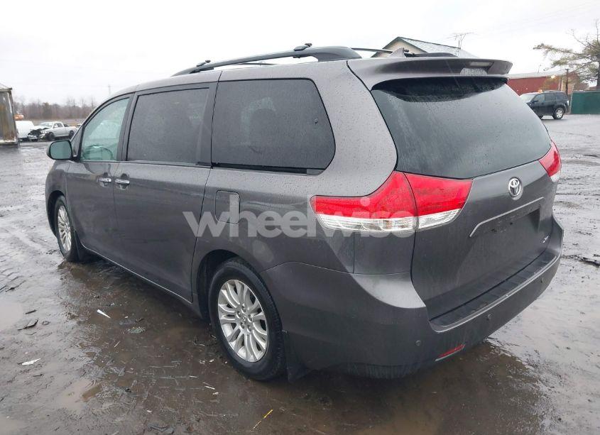 Photo 3 of 2012 Toyota Sienna XLE/LIMITED (VIN 5TDYK3DC0CS244171)