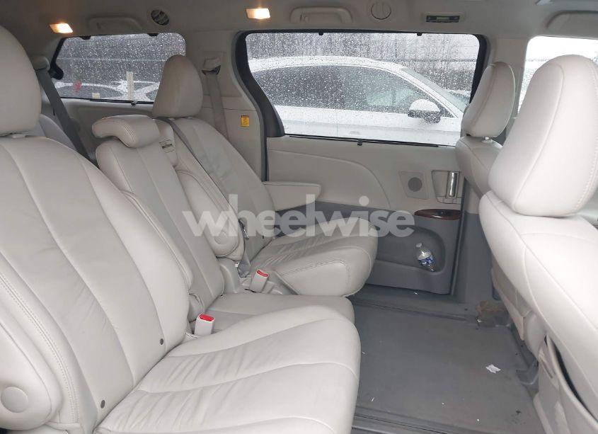 Photo 8 of 2012 Toyota Sienna XLE/LIMITED (VIN 5TDYK3DC0CS244171)