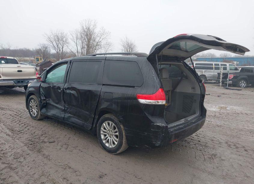 Photo 3 of 2012 Toyota Sienna XLE V6 8 PASSENGER (VIN 5TDYK3DC0CS259592)