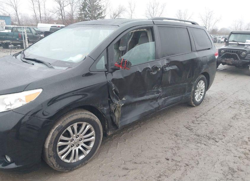 Photo 6 of 2012 Toyota Sienna XLE V6 8 PASSENGER (VIN 5TDYK3DC0CS259592)