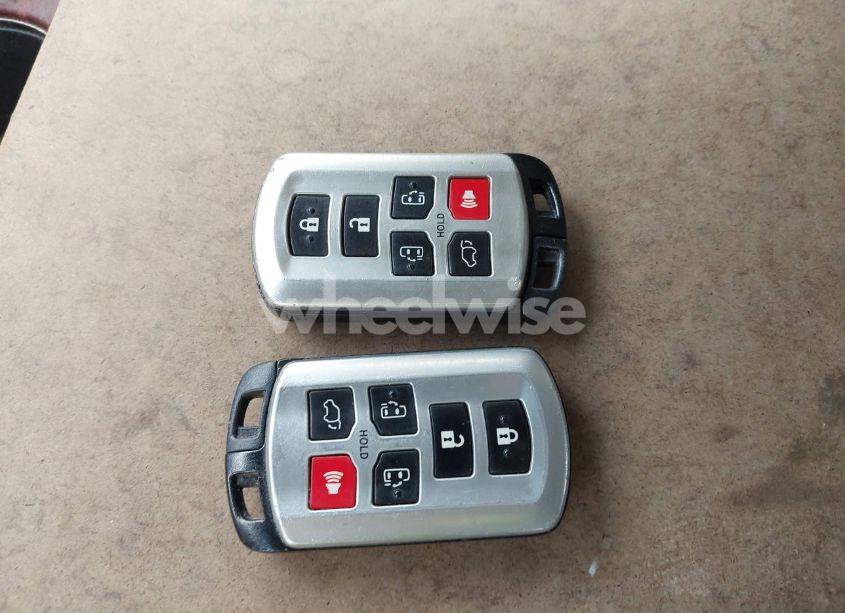 Photo 11 of 2013 Toyota Sienna LIMITED V6 7 PASSENGER (VIN 5TDYK3DC0DS340531)