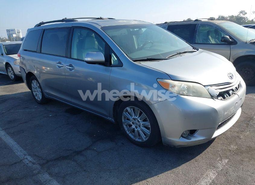 2013 Toyota Sienna XLE/LIMITED (VIN 5TDYK3DC0DS360388) main photo