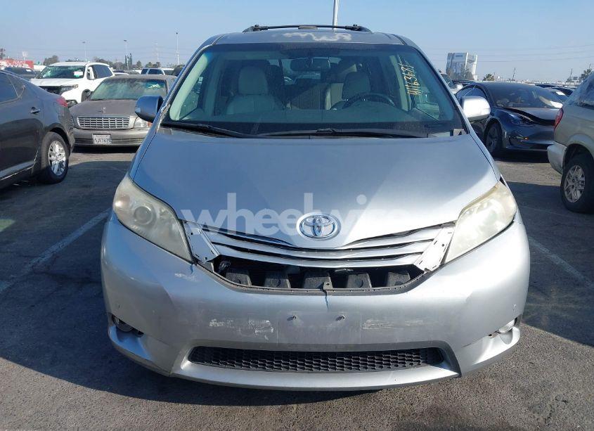Photo 13 of 2013 Toyota Sienna XLE/LIMITED (VIN 5TDYK3DC0DS360388)