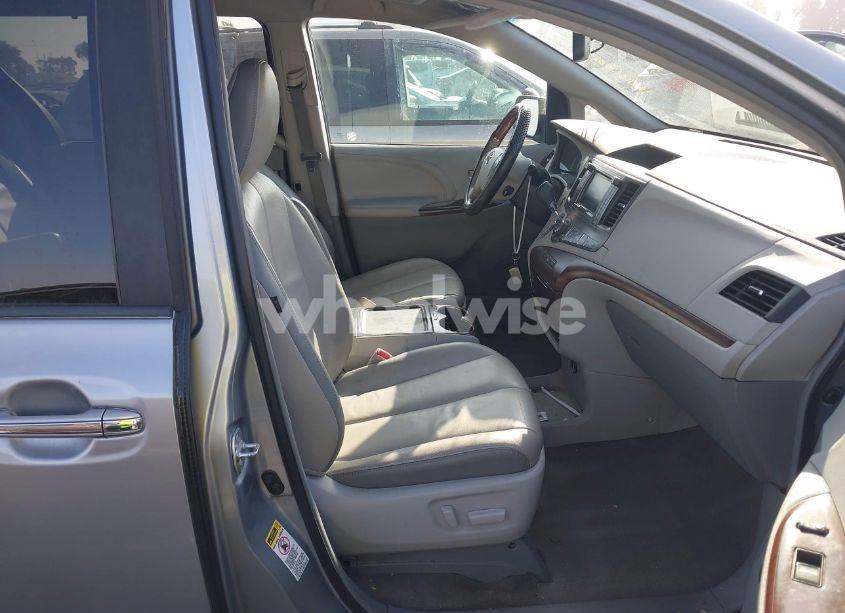 Photo 5 of 2013 Toyota Sienna XLE/LIMITED (VIN 5TDYK3DC0DS360388)