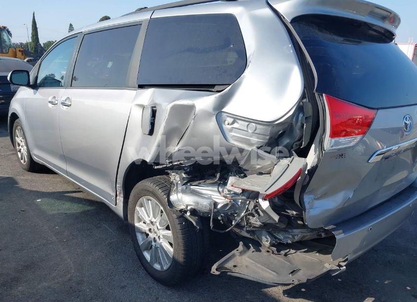 Photo 6 of 2013 Toyota Sienna XLE/LIMITED (VIN 5TDYK3DC0DS360388)