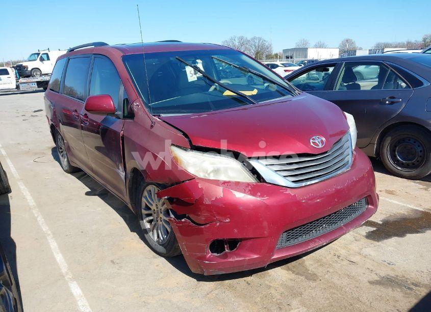 2013 Toyota Sienna XLE V6 8 PASSENGER (VIN 5TDYK3DC0DS382696) main photo